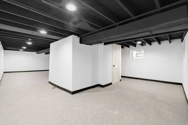10205 S Yale Avenue, Chicago, IL 60628