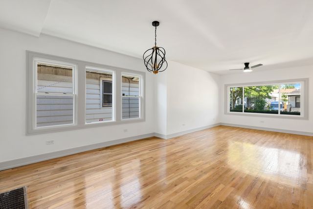 10205 S Yale Avenue, Chicago, IL 60628