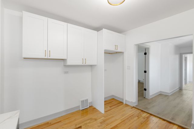 10205 S Yale Avenue, Chicago, IL 60628