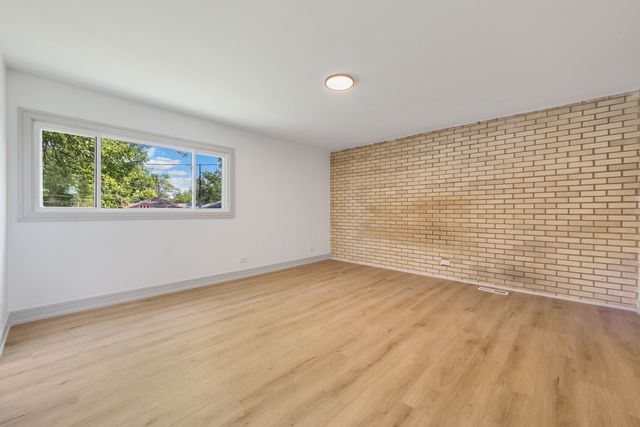 10205 S Yale Avenue, Chicago, IL 60628