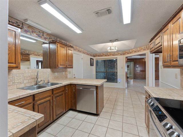 3481 Oak Tree Lane, Midlothian, TX 76065