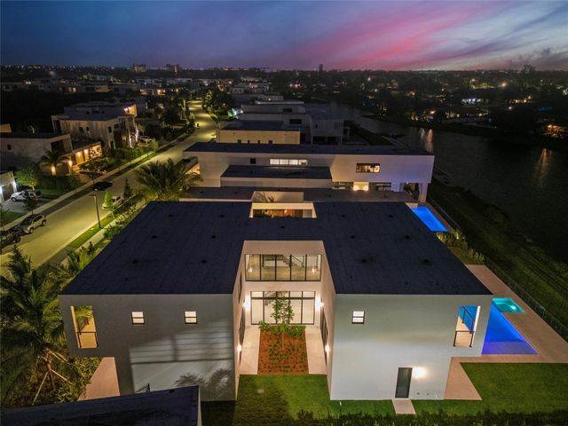 16722 S Botaniko Drive, Weston, FL 33326