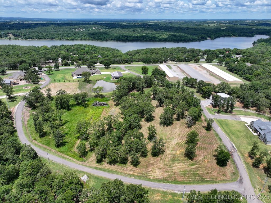 7 E Scissortail Road, Sulphur, OK 73086