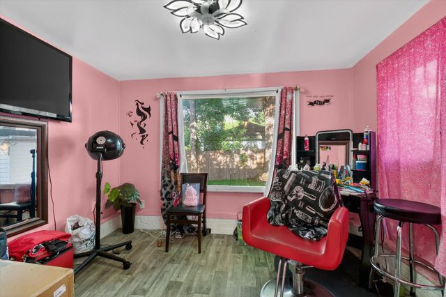 9884 W Outer Drive W, Detroit, MI 48223