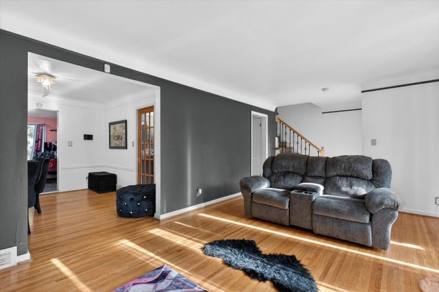9884 W Outer Drive W, Detroit, MI 48223