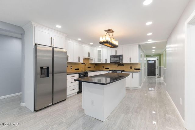 1513 Broadway, Schenectady, NY 12306