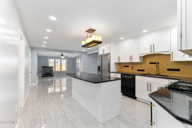 1513 Broadway, Schenectady, NY 12306