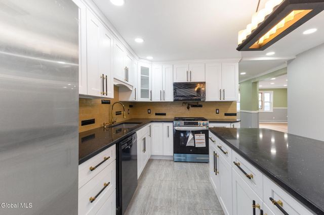 1513 Broadway, Schenectady, NY 12306