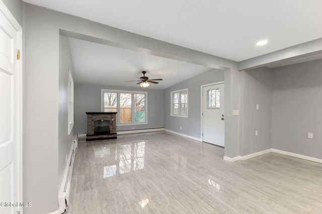 1513 Broadway, Schenectady, NY 12306