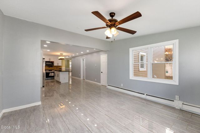 1513 Broadway, Schenectady, NY 12306