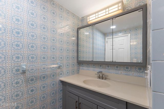 1513 Broadway, Schenectady, NY 12306