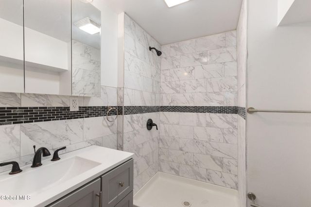 1513 Broadway, Schenectady, NY 12306