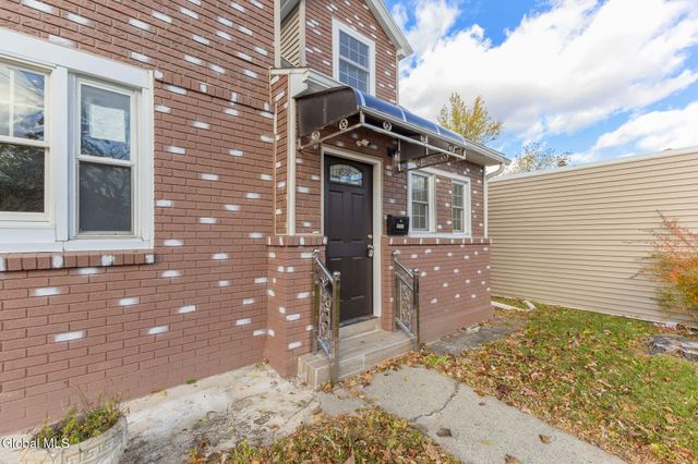 1513 Broadway, Schenectady, NY 12306