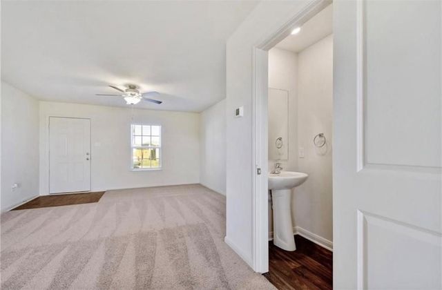 313 Riverdale DR, Jarrell, TX 76537