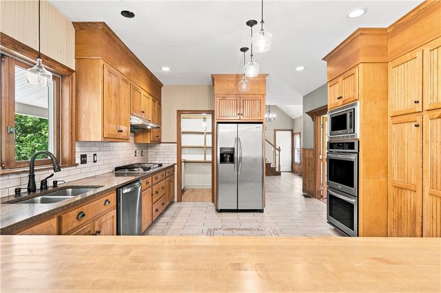 45 Pine Swamp Road, Cumberland, RI 02864