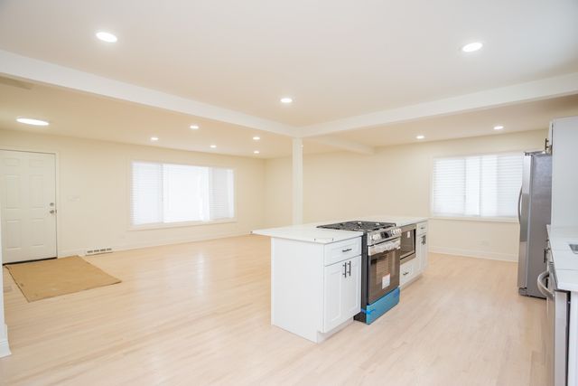 916 E 168th Street, South Holland, IL 60473