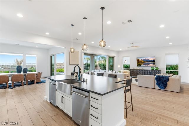 2916 The Peaks Lane, Las Vegas, NV 89138