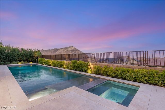 2916 The Peaks Lane, Las Vegas, NV 89138