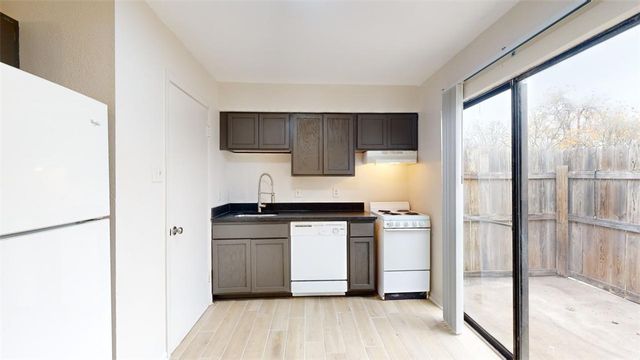 725 Peppertree Drive 25, Bryan, TX 77801