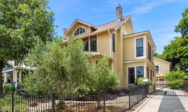517 E PARK AVE, San Antonio, TX 78212