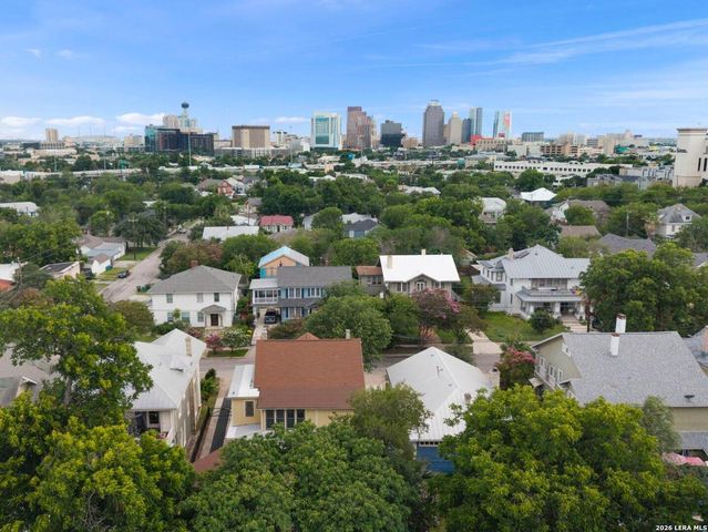 517 E PARK AVE, San Antonio, TX 78212