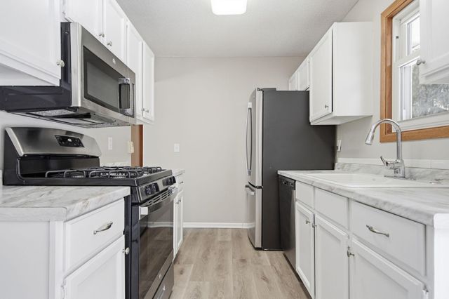 1703 Nokia Way, Eagan, MN 55122