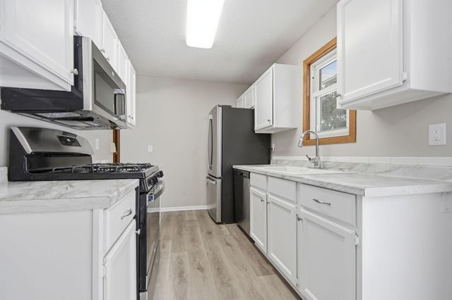 1703 Nokia Way, Eagan, MN 55122