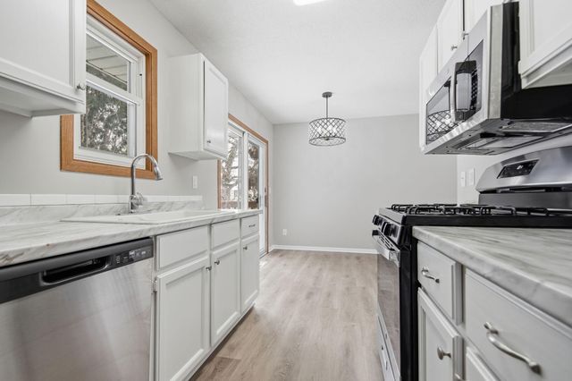 1703 Nokia Way, Eagan, MN 55122