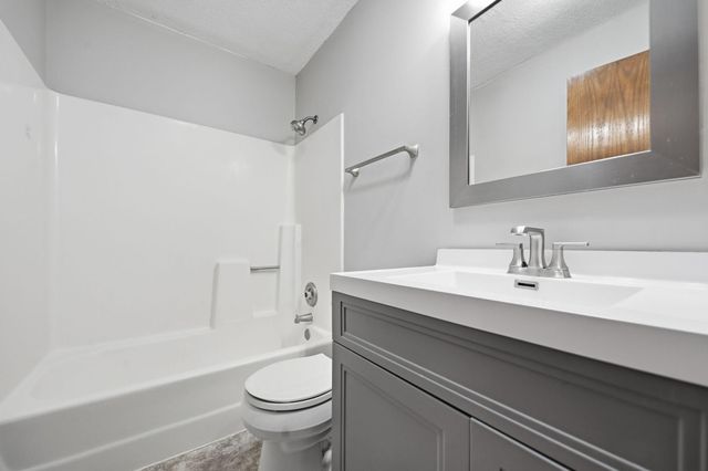 1703 Nokia Way, Eagan, MN 55122