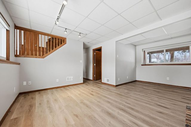 1703 Nokia Way, Eagan, MN 55122