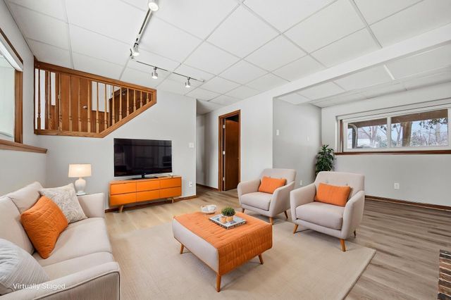 1703 Nokia Way, Eagan, MN 55122