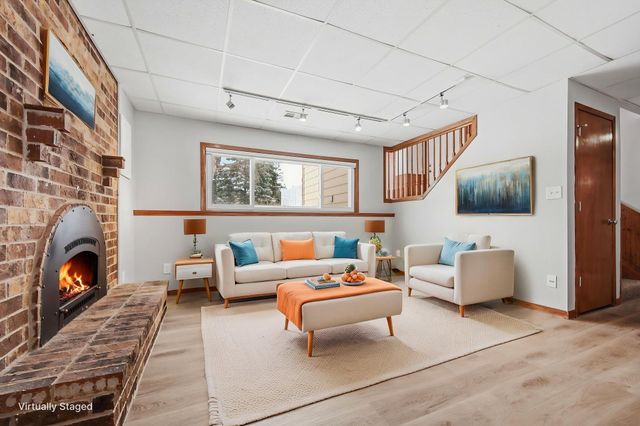 1703 Nokia Way, Eagan, MN 55122