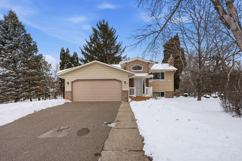 1703 Nokia Way, Eagan, MN 55122