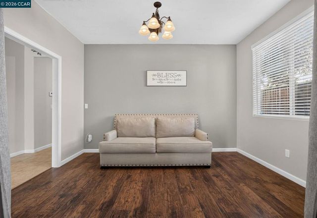 328 Silver Bell Way, Oakley, CA 94561