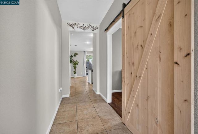 328 Silver Bell Way, Oakley, CA 94561