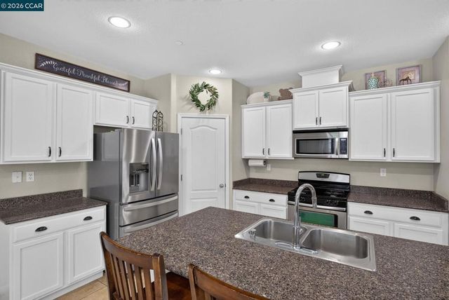 328 Silver Bell Way, Oakley, CA 94561