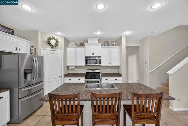 328 Silver Bell Way, Oakley, CA 94561
