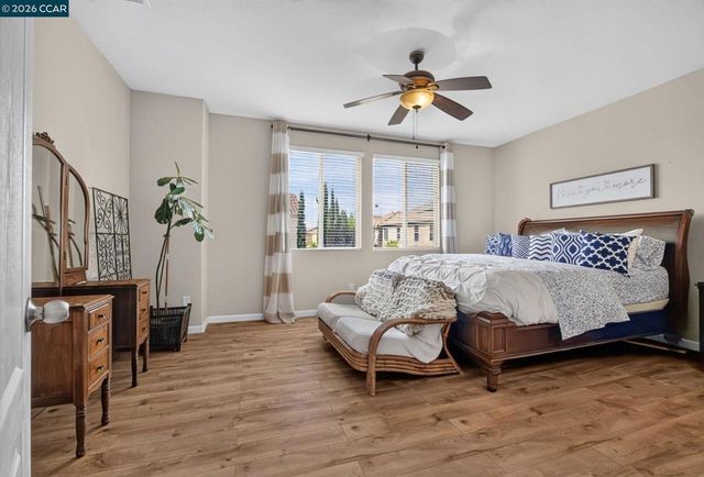 328 Silver Bell Way, Oakley, CA 94561