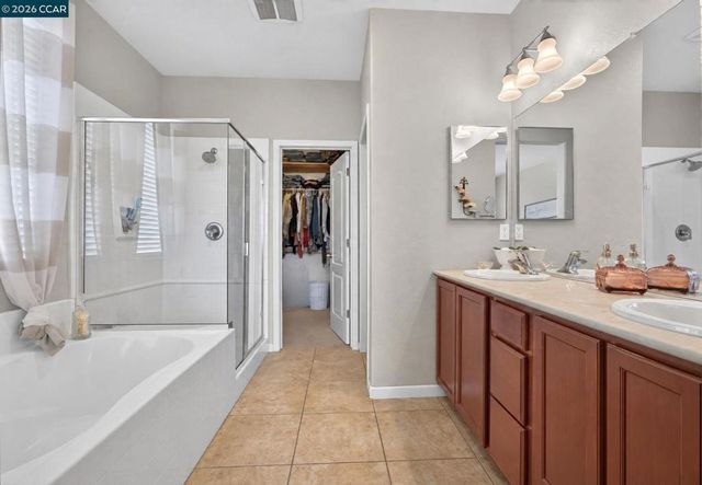 328 Silver Bell Way, Oakley, CA 94561