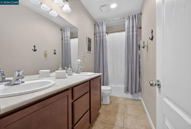 328 Silver Bell Way, Oakley, CA 94561