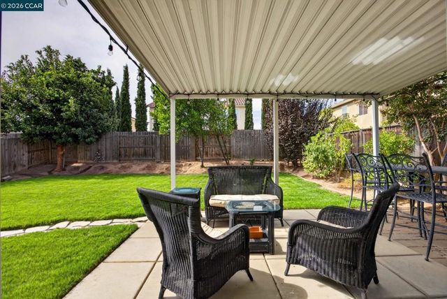 328 Silver Bell Way, Oakley, CA 94561