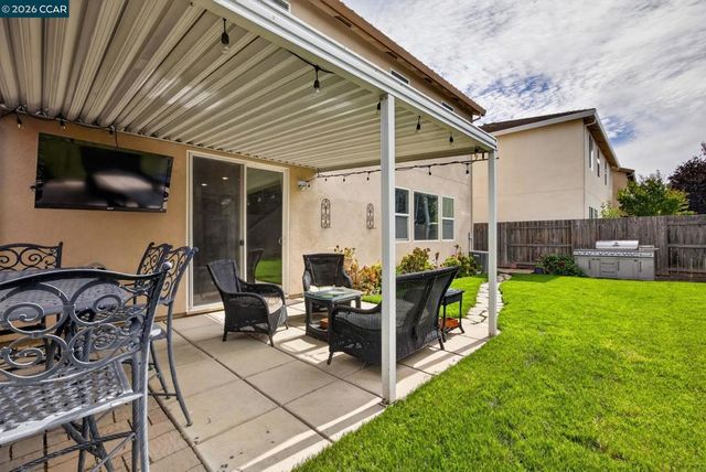 328 Silver Bell Way, Oakley, CA 94561