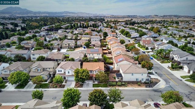 328 Silver Bell Way, Oakley, CA 94561