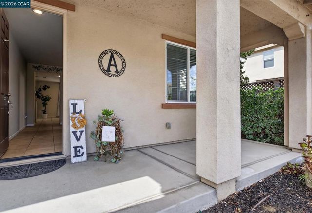 328 Silver Bell Way, Oakley, CA 94561