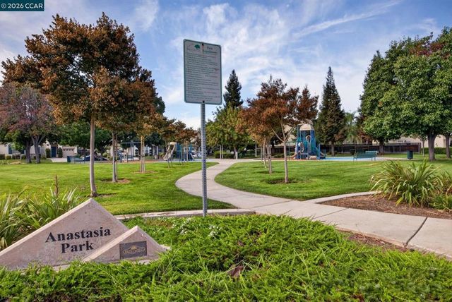 328 Silver Bell Way, Oakley, CA 94561