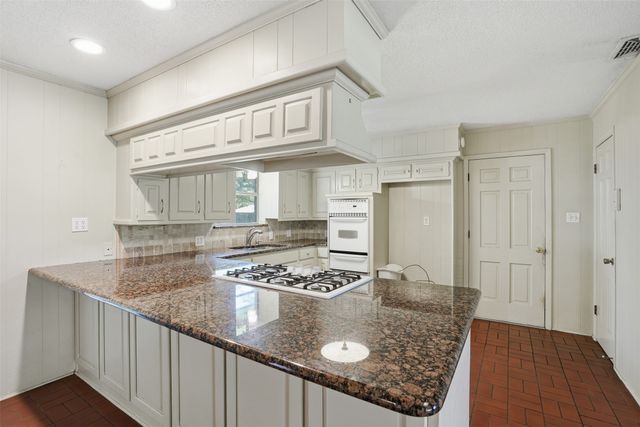 1119 Trace Road, Cleburne, TX 76033