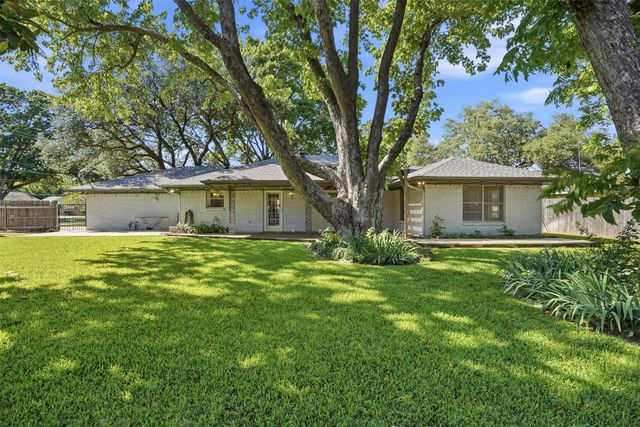 1119 Trace Road, Cleburne, TX 76033