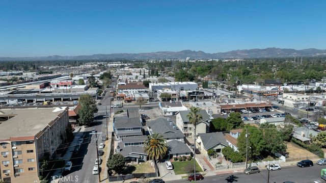 8807 Canby Ave, Northridge, CA 91325