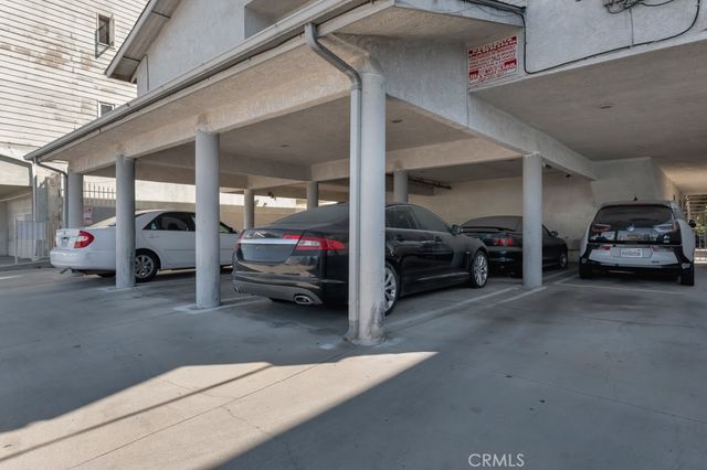 8807 Canby Ave, Northridge, CA 91325