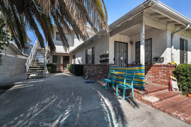 8807 Canby Ave, Northridge, CA 91325